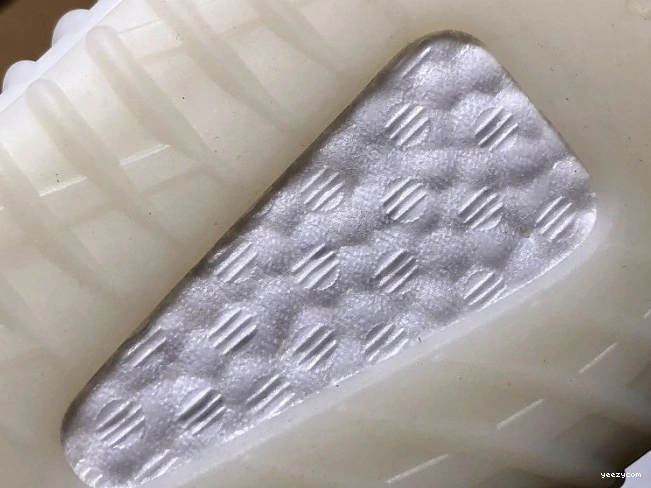 CP9366 Boost Adidas Yeezy Cream 350 White V2 0814